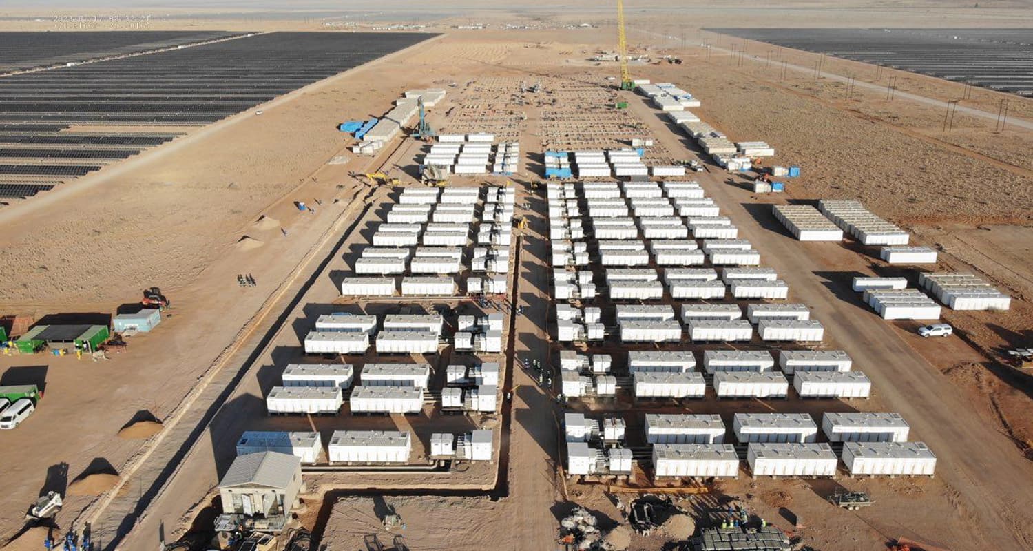 Bis zu 5 Stunden! Ein Vanadium-Flüssigkeits-Energiespeicherprojekt in Xinjiang wird in Betrieb genommen!
