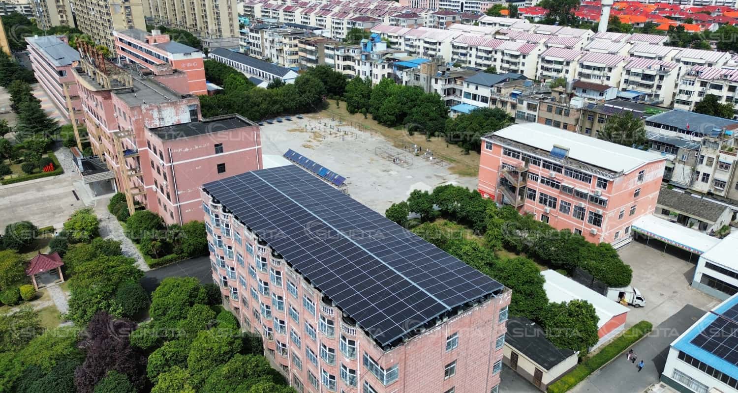 Benötigen Sie eine intelligentere Dach-Energielösung? Das 551,25 kW PV + Speicherprojekt von SUNDTA in Anhui ist bereit!