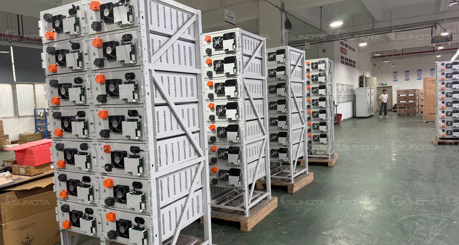 Die neueste Charge von SUNDTA-Hochvoltbatterien ist fertig – Ihre Komplettlösung für Energie wartet auf Sie.