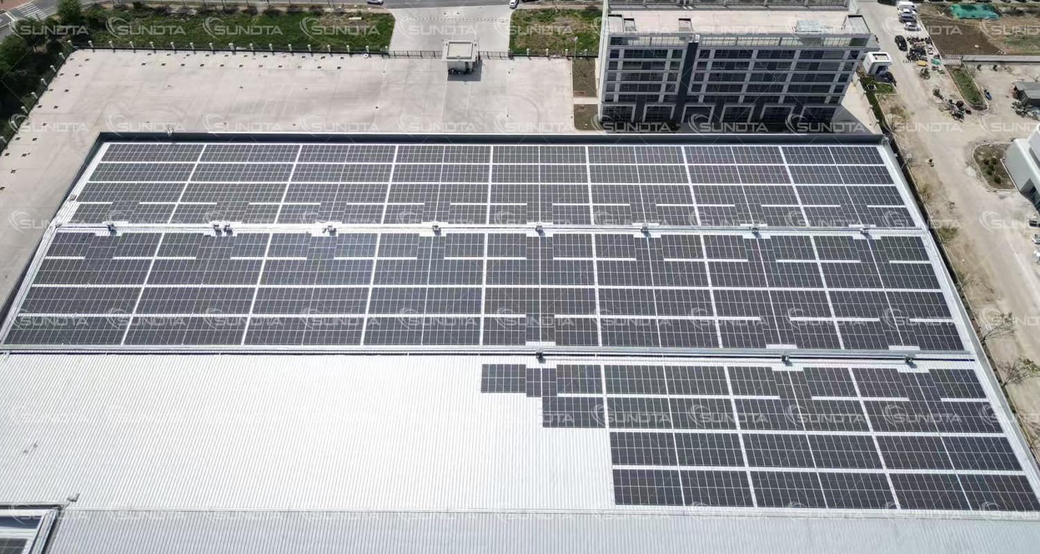 SUNDTA erreicht Netzanschluss eines maßgeschneiderten 1,2-MW-PV-Aufdachprojekts in Hefei mit proprietärer N-Typ-Technologie