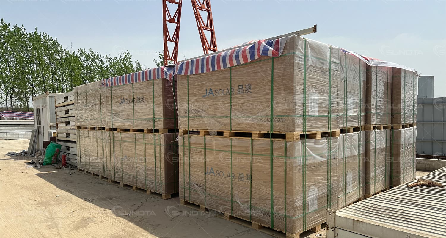 SUNDTA schließt Verpackung des JA 620W-Solarmoduls erfolgreich ab; Auslieferung an Kunden beginnt